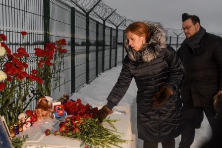 Лариса Свиридова выразила соболезнования родным и близким погибших в авиакатастрофе в Нарьян-Маре