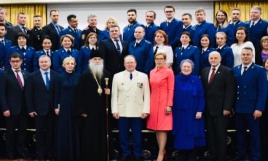 Лариса Свиридова поздравила работников окружной прокуратуры с профессиональным праздником 