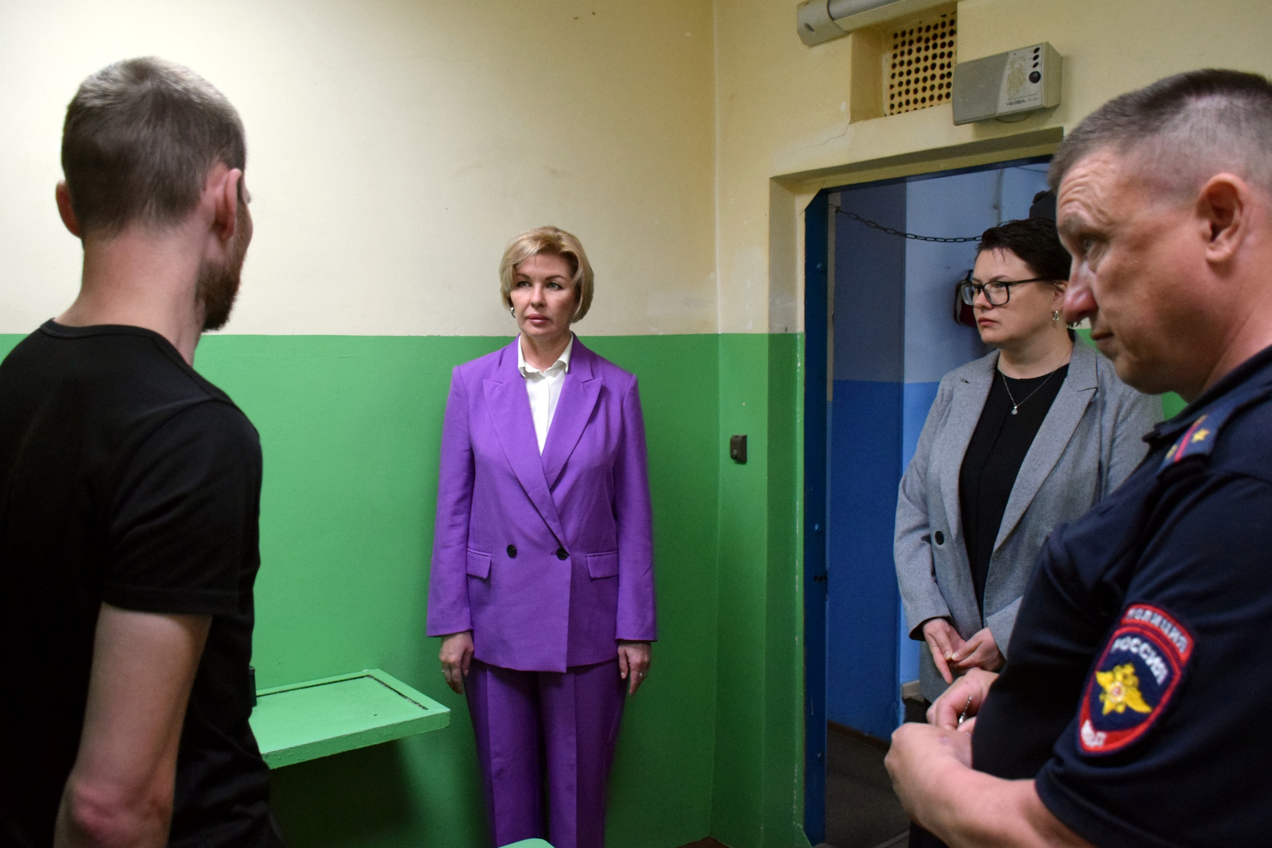 В НАО проверили условия содержания в изоляторе временного содержания