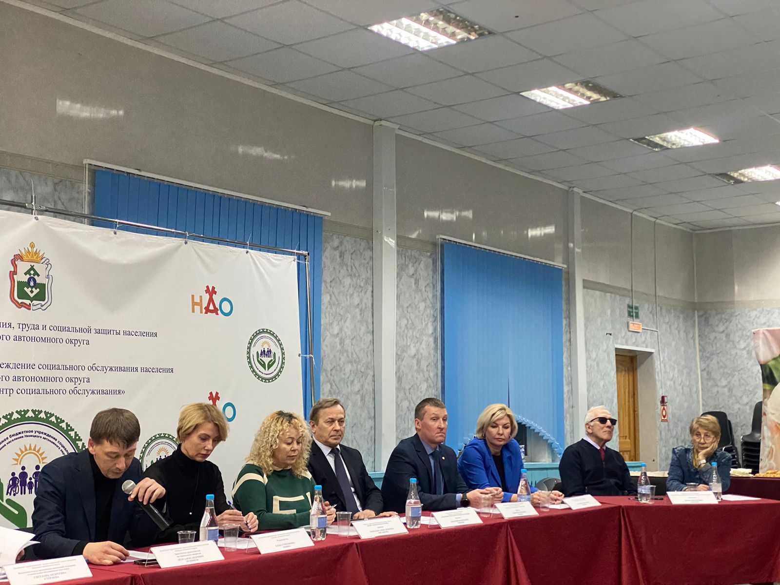 В Нарьян-Маре за круглым столом обсудили актуальные вопросы жизнедеятельности инвалидов