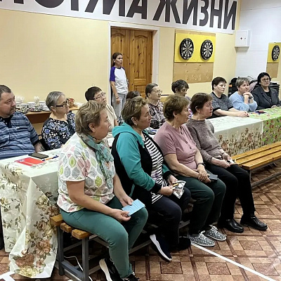 По приглашению Ресурсного центра добровольчества приняла участие в семинаре для представителей «серебряного возраста» под названием «Помогать никогда не поздно»